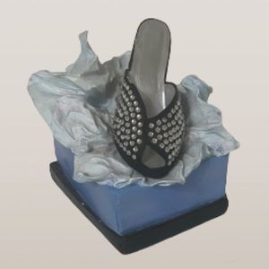 Just The Right Shoe vintage music box